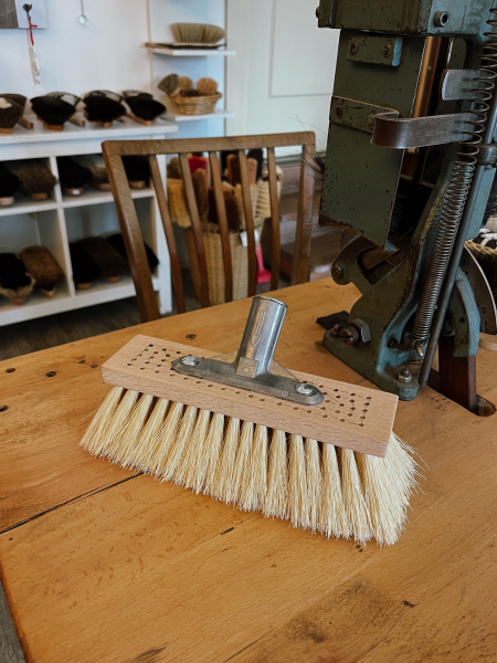 Teerschrubber / Fibre mit Stielhalter